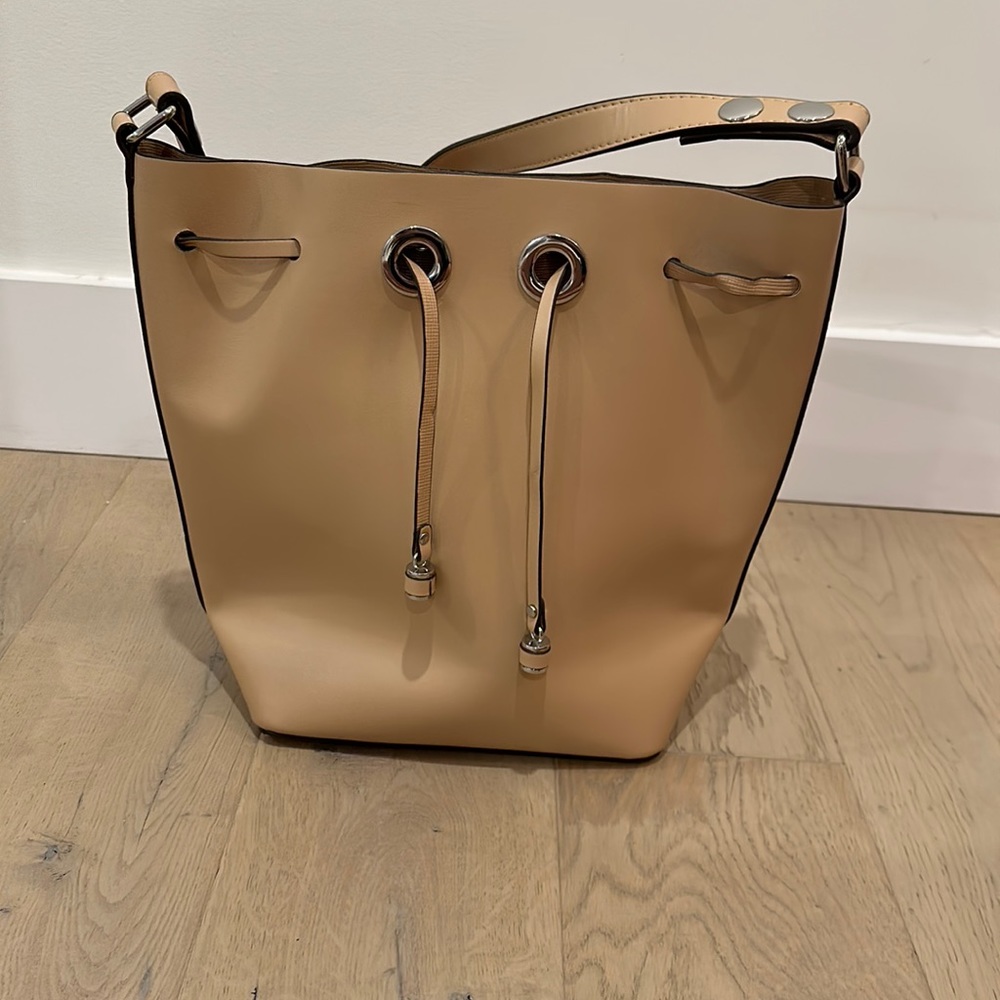 BUCKET BAG WITH SHOULDER STRAP